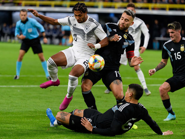 竞技悬念不断，比赛中所呈现出的全是精彩的简单介绍