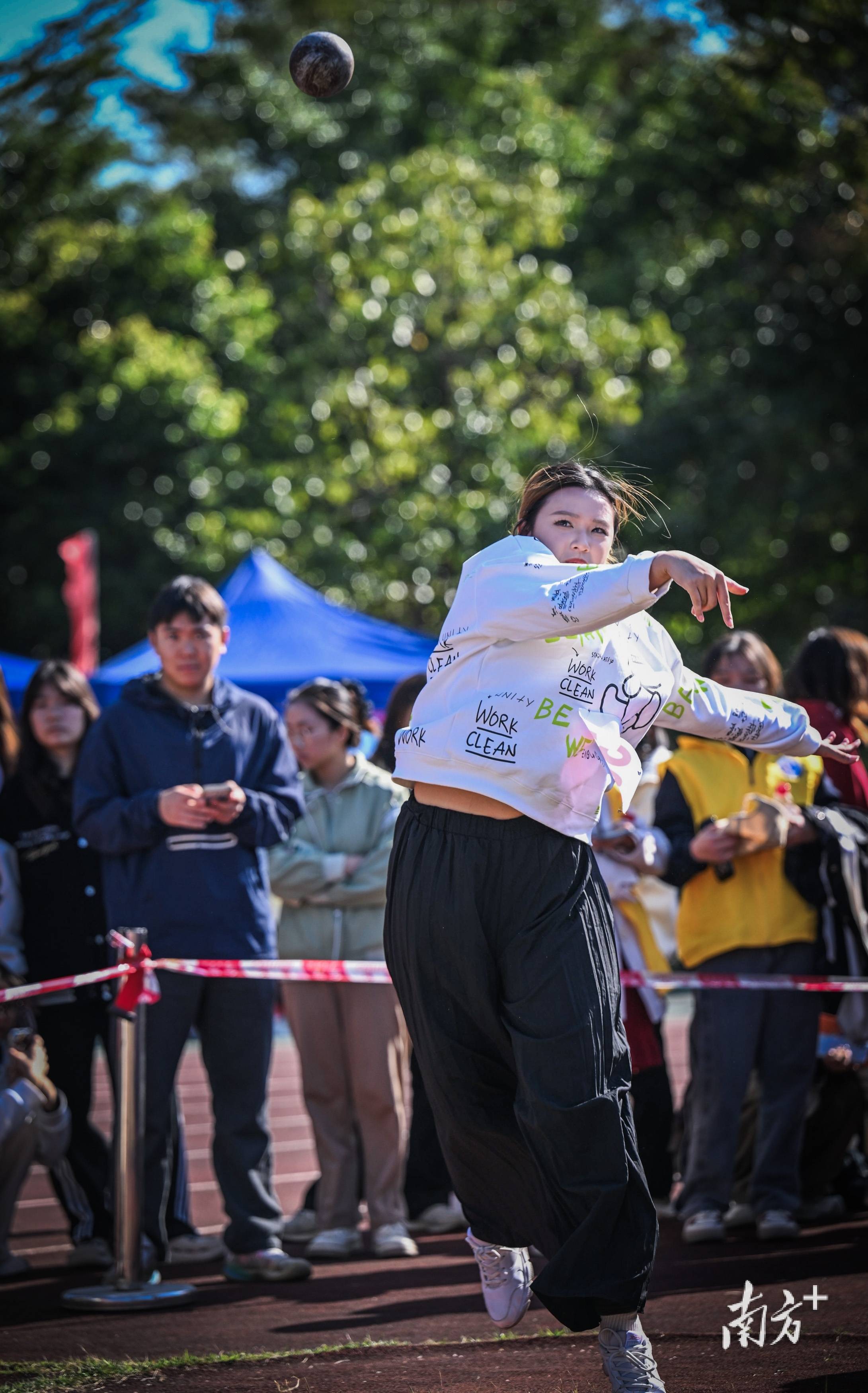 超越自我,运动健儿们在挑战极限的路上奋勇向前 超越自我,运动健儿们在挑战极限的路上奋勇向前