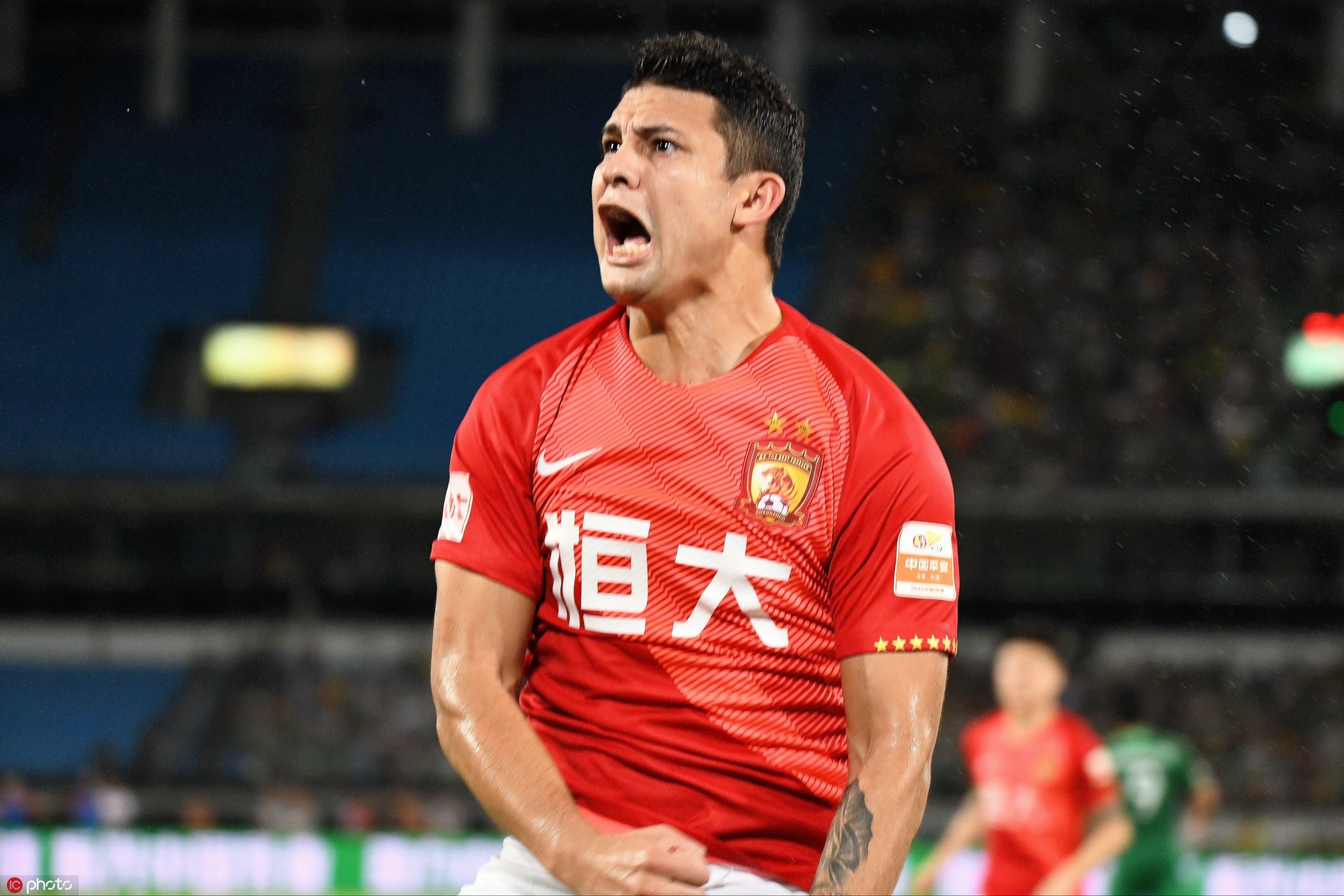 包含广州队迎战技术全新升级挑战的词条