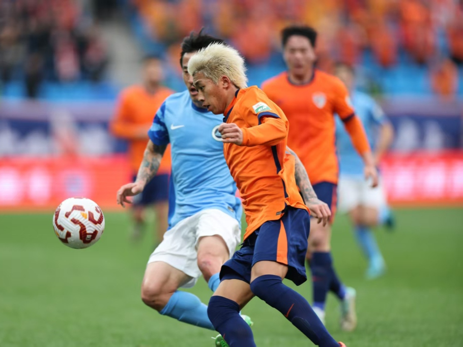 青岛黄海客场获胜,引发球迷热议!的简单介绍 青岛黄海客场获胜,引发球迷热议!的简单介绍