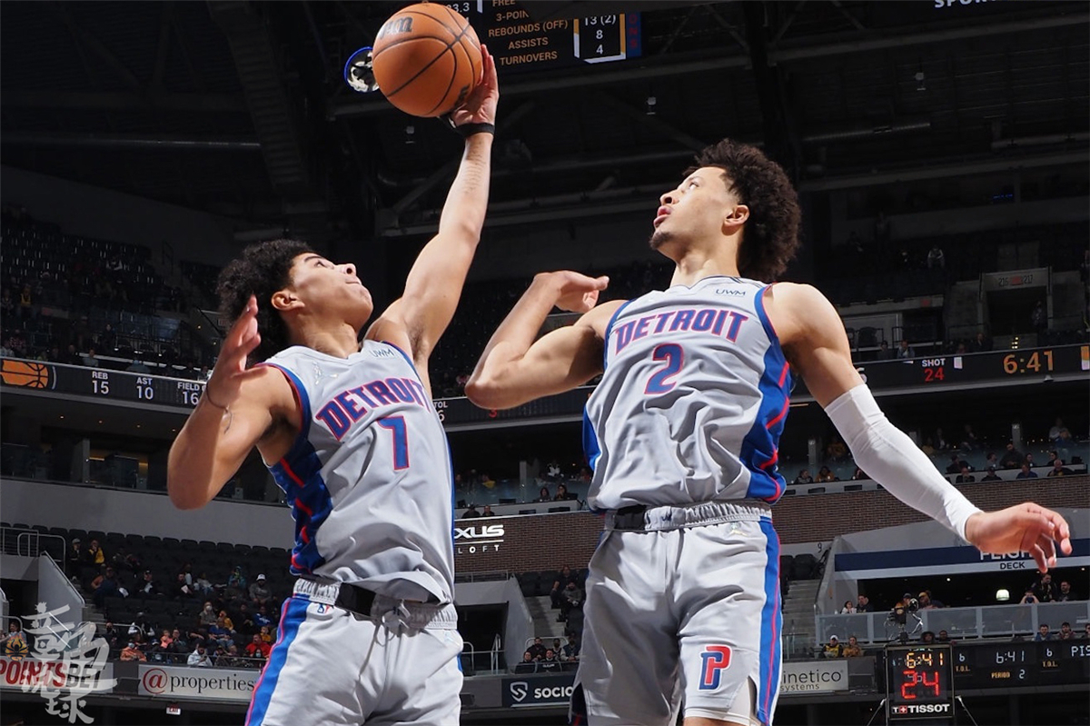 包含冷门之战:卫冕冠军陷入危机,能否力挺晋级?的词条 包含冷门之战:卫冕冠军陷入危机,能否力挺晋级?的词条