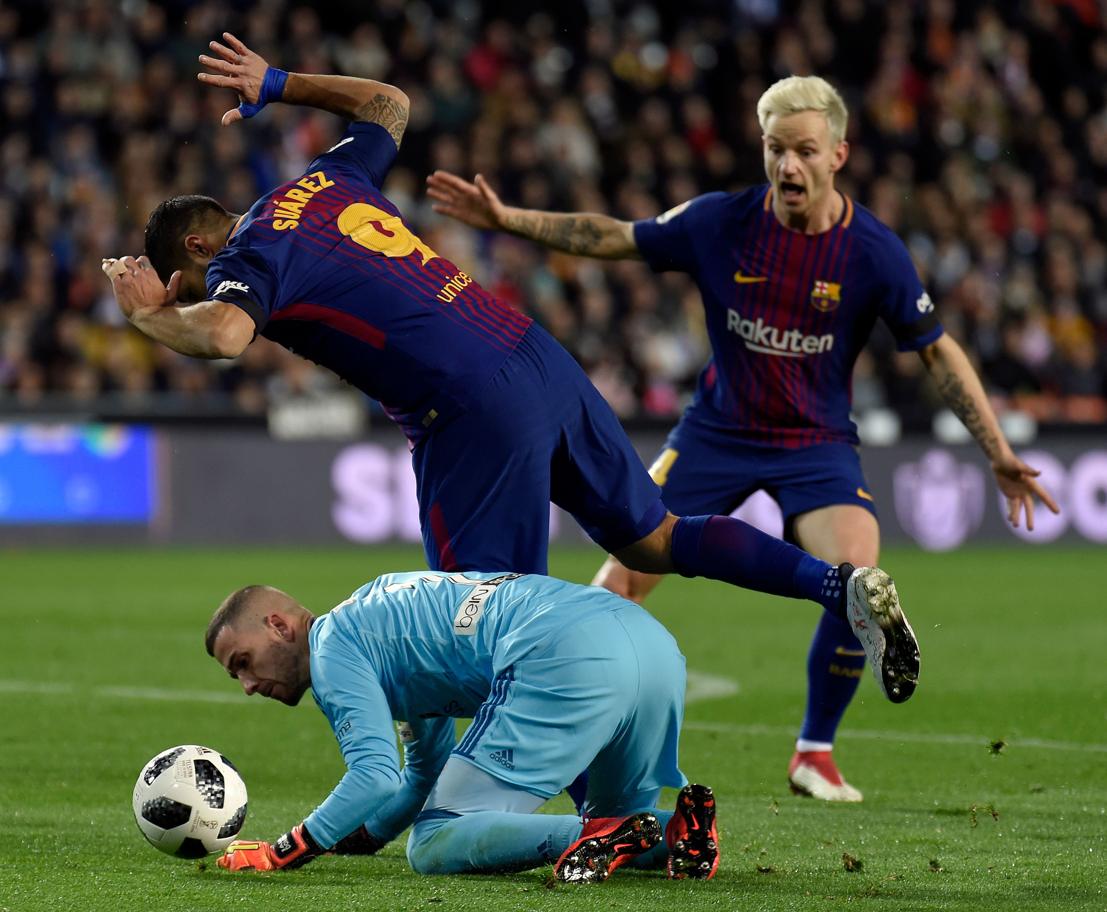 足球球队备战激烈,决战在即 足球球队备战激烈,决战在即