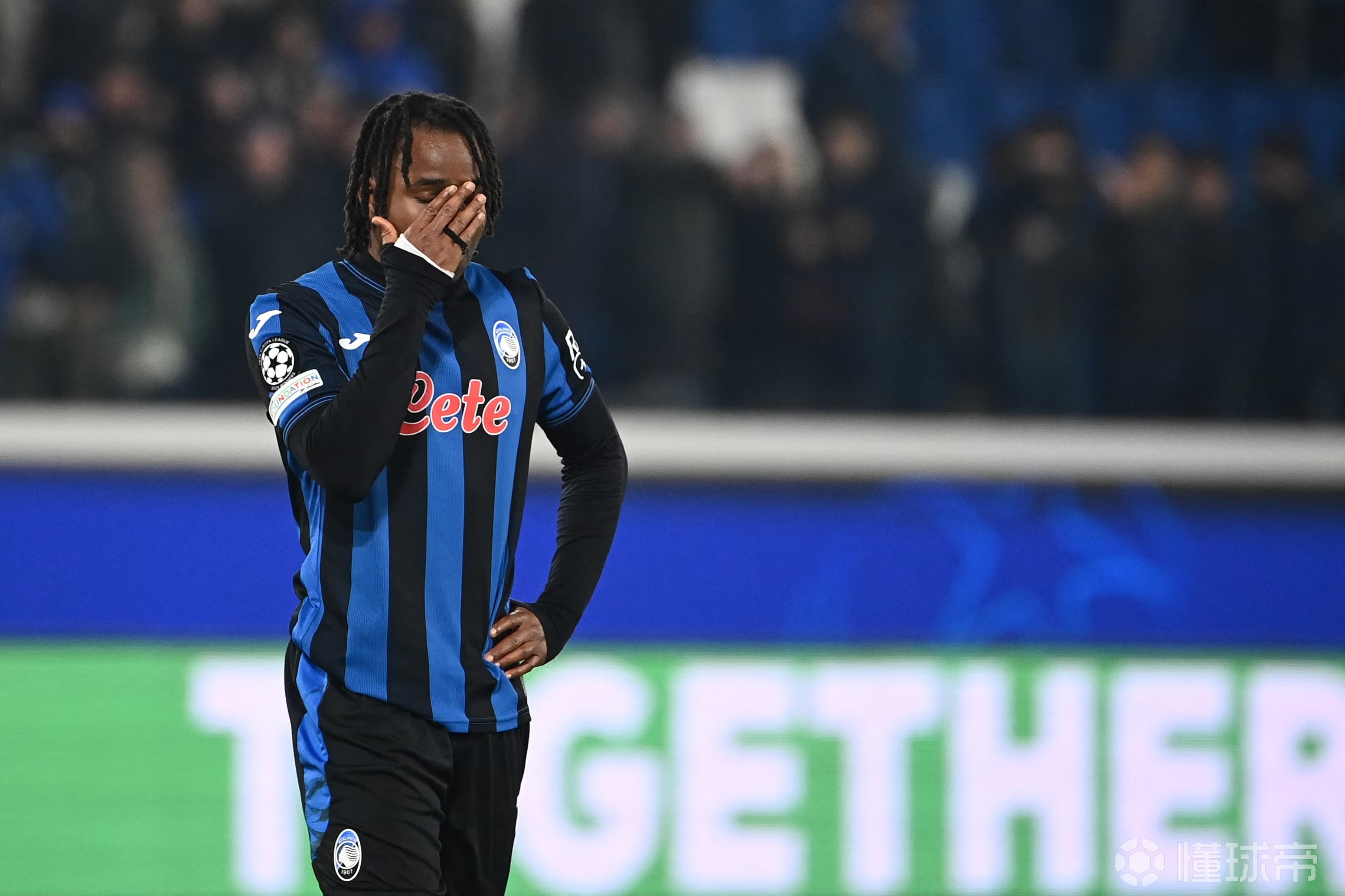 巴勒莫重返意甲舞台:期待新赛季表现 巴勒莫重返意甲舞台:期待新赛季表现