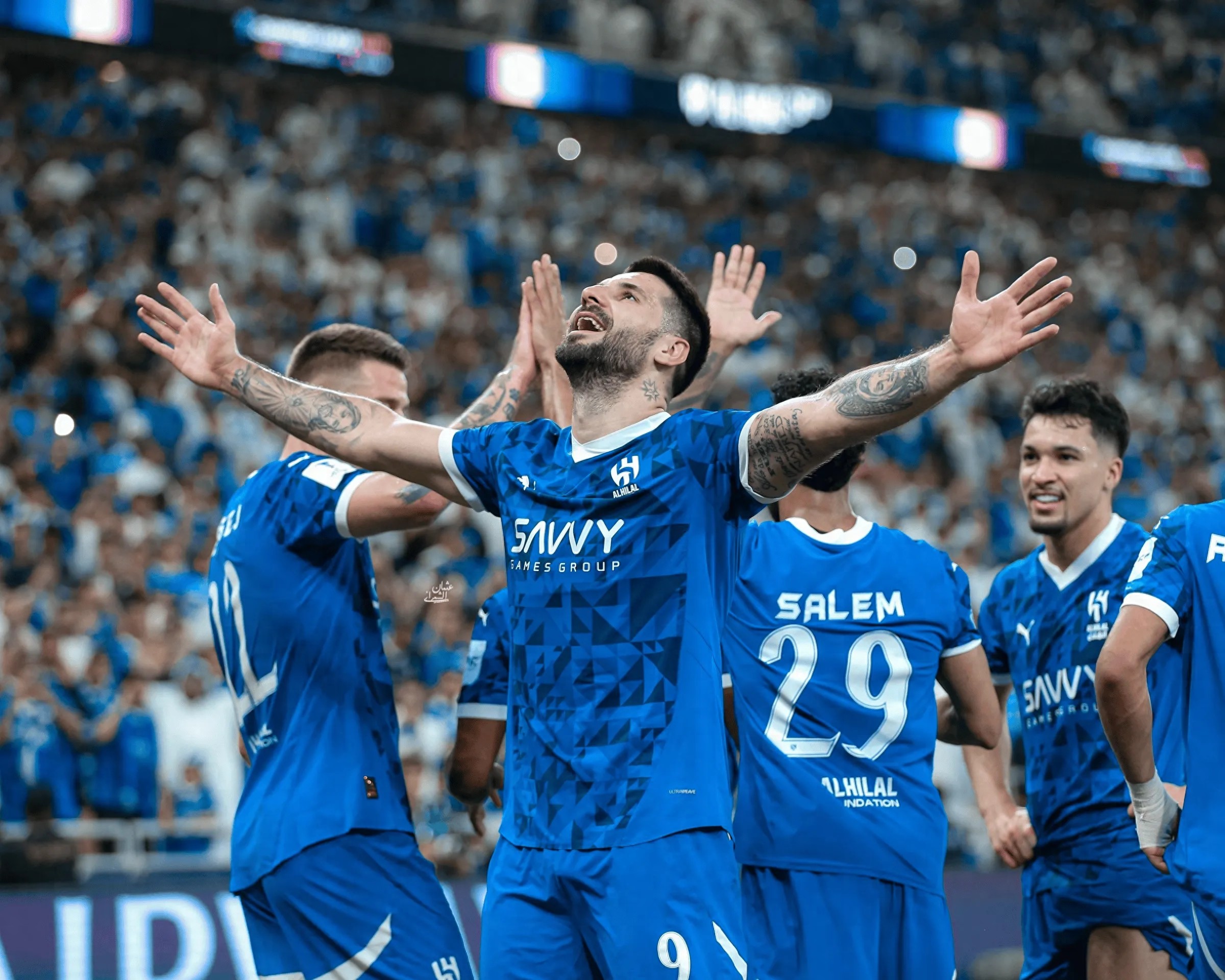 东亚区域性足球联赛中一支球队备受瞩目