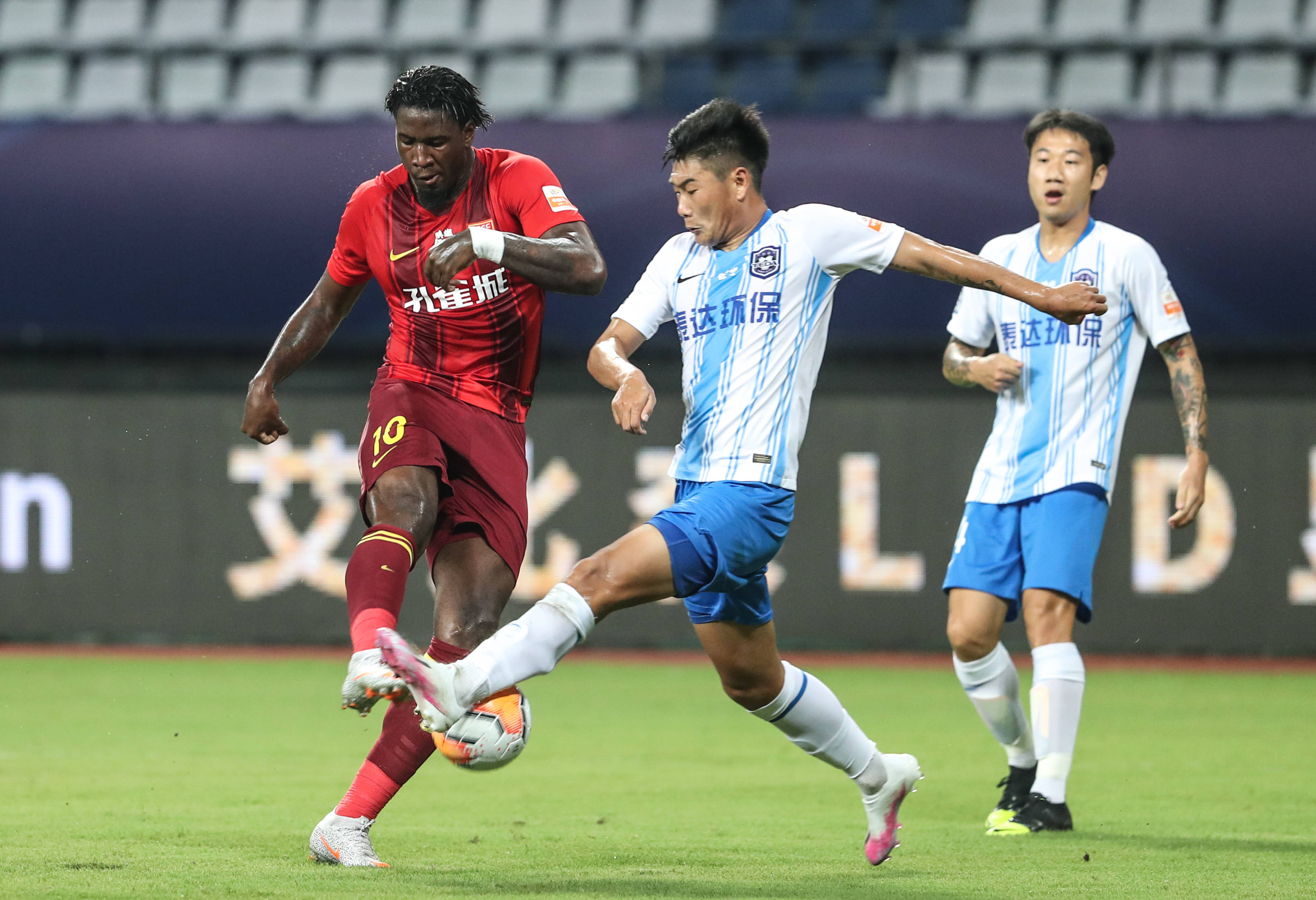 河北华夏幸福防守稳固，主场零封对手夺胜