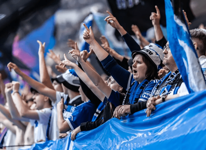 斯图加特锋线拼尽全力摆脱降级区 斯图加特锋线拼尽全力摆脱降级区