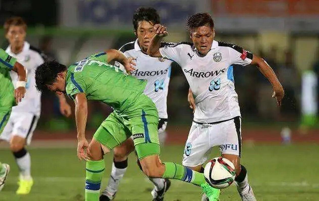 阵容深度优势凸显,球队轻松战胜对手 阵容深度优势凸显,球队轻松战胜对手