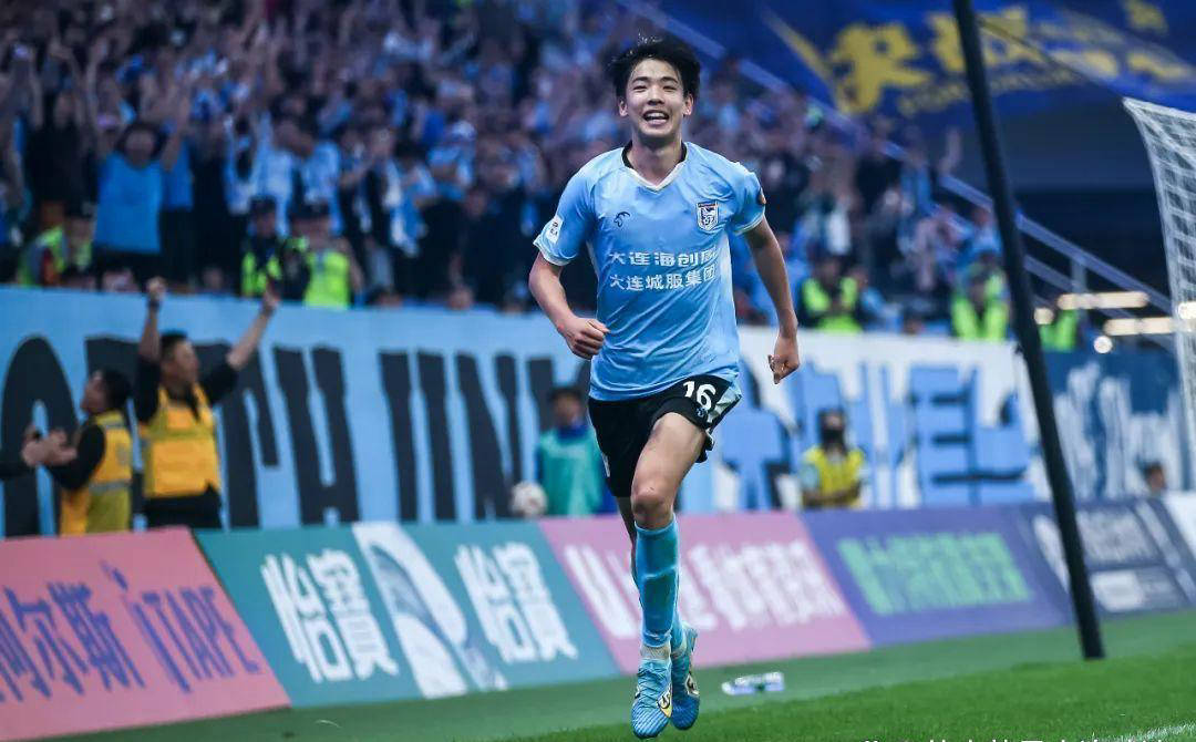 亚洲球员在跨国比赛中大放异彩夺冠 亚洲球员在跨国比赛中大放异彩夺冠