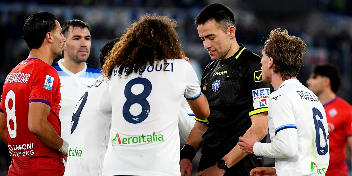 拉齐奥主场战胜佛罗伦萨，保持榜首位置的简单介绍