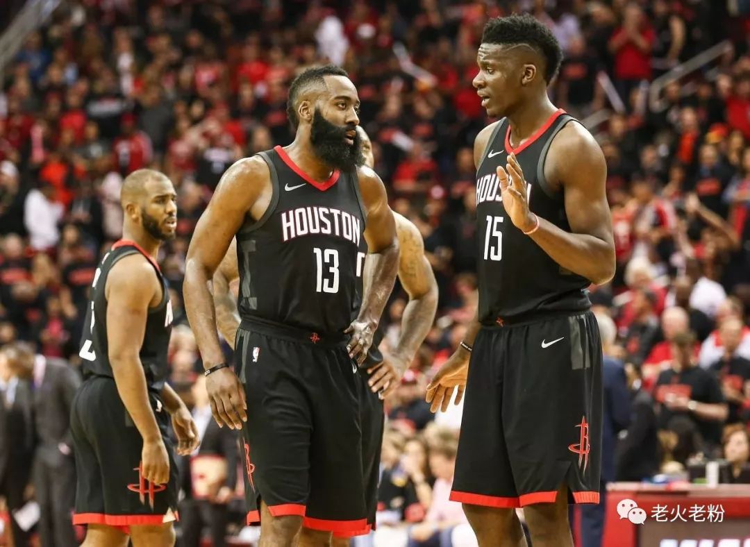 国王队全队作战，横扫对手夺冠