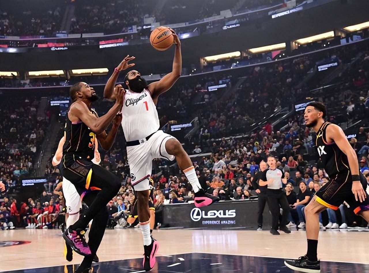 快船惊险逆转独行侠，哈雷尔表现抢眼