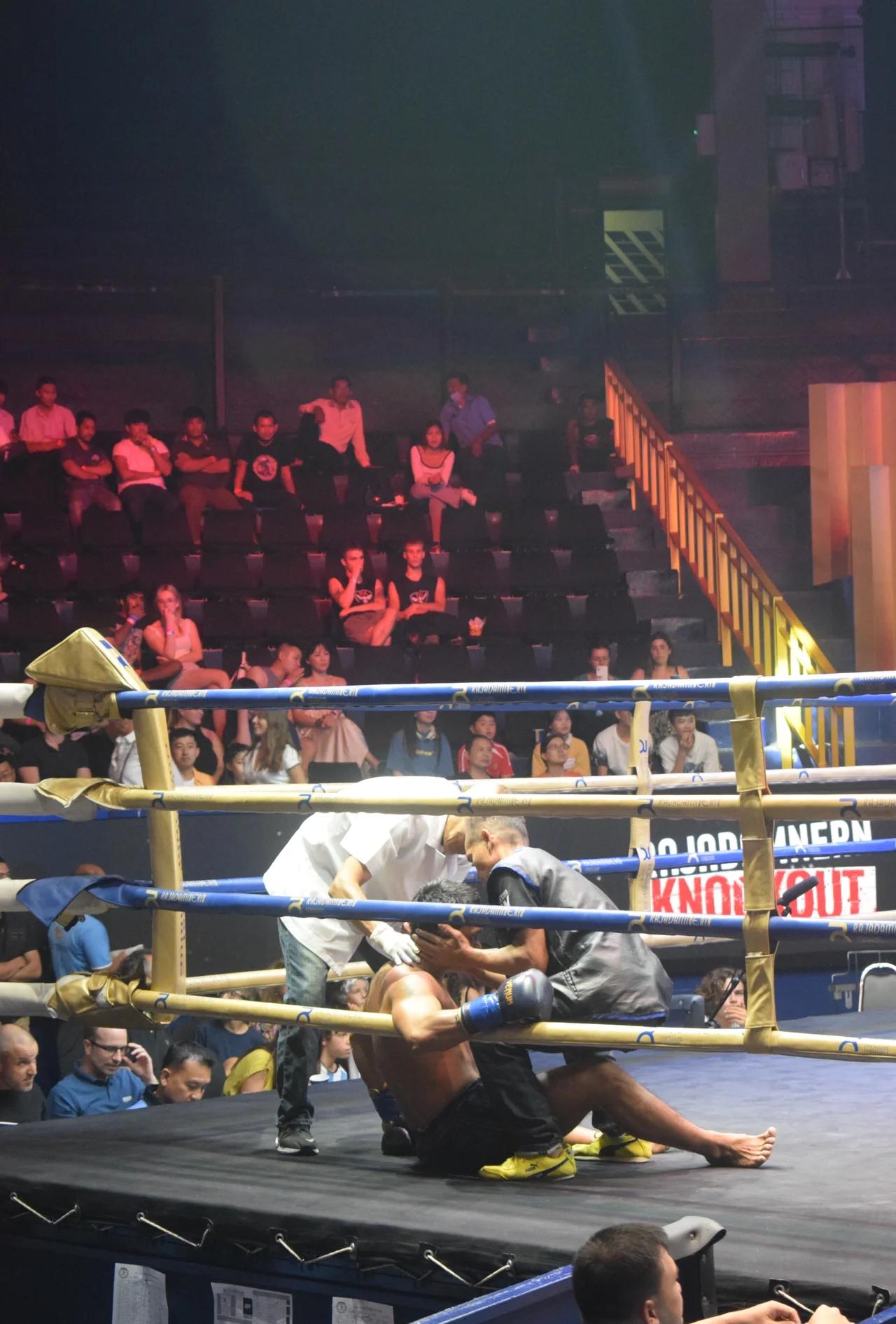 泰国运动员展现实力，引领全场