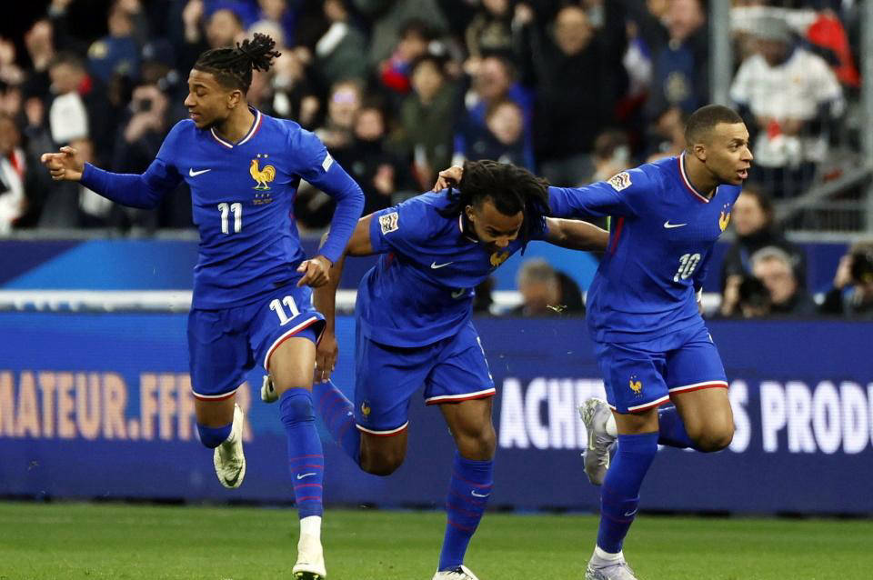 欧国联资格赛各路豪强，球员拼尽全力