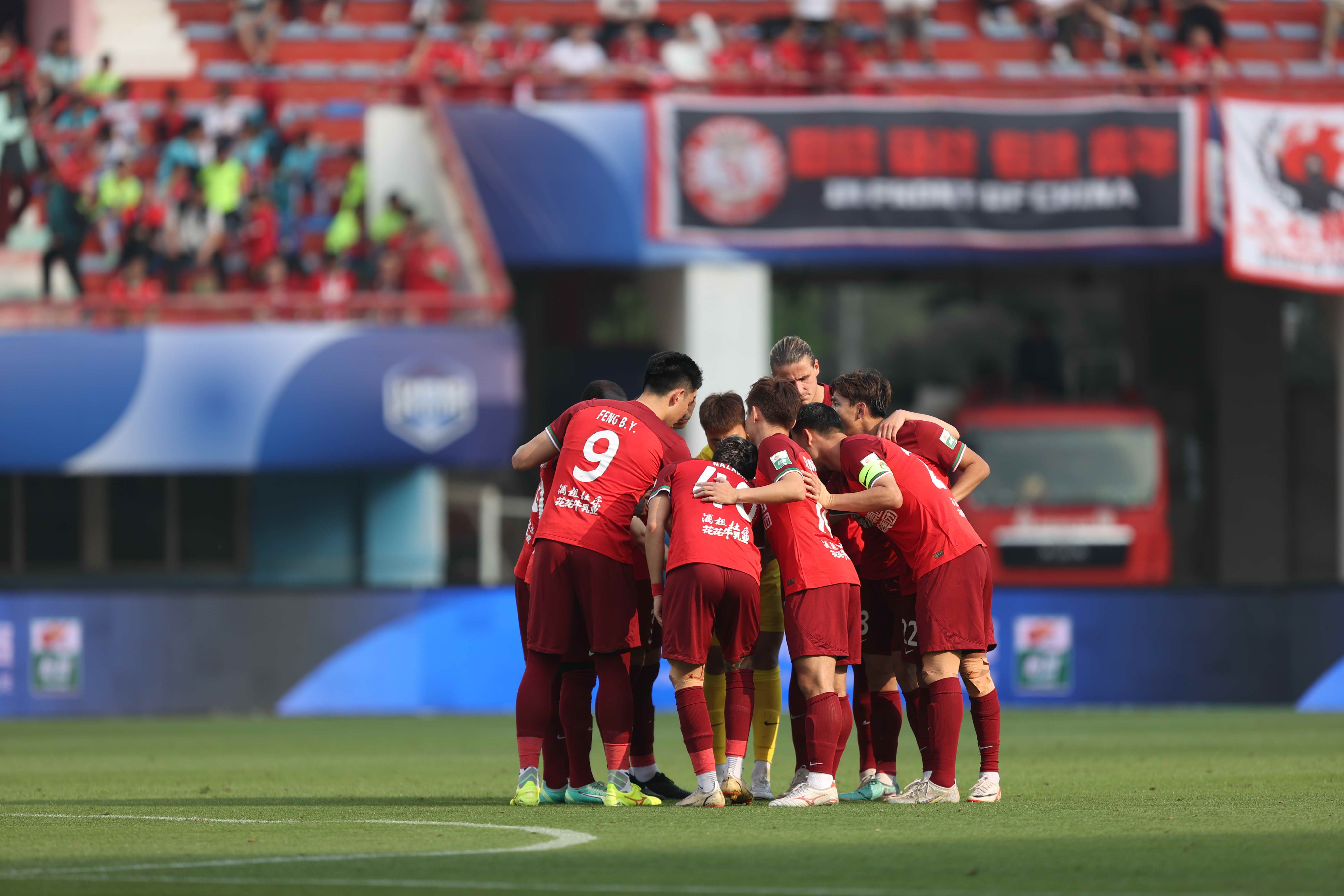 球队在国际足球赛事中展现实力