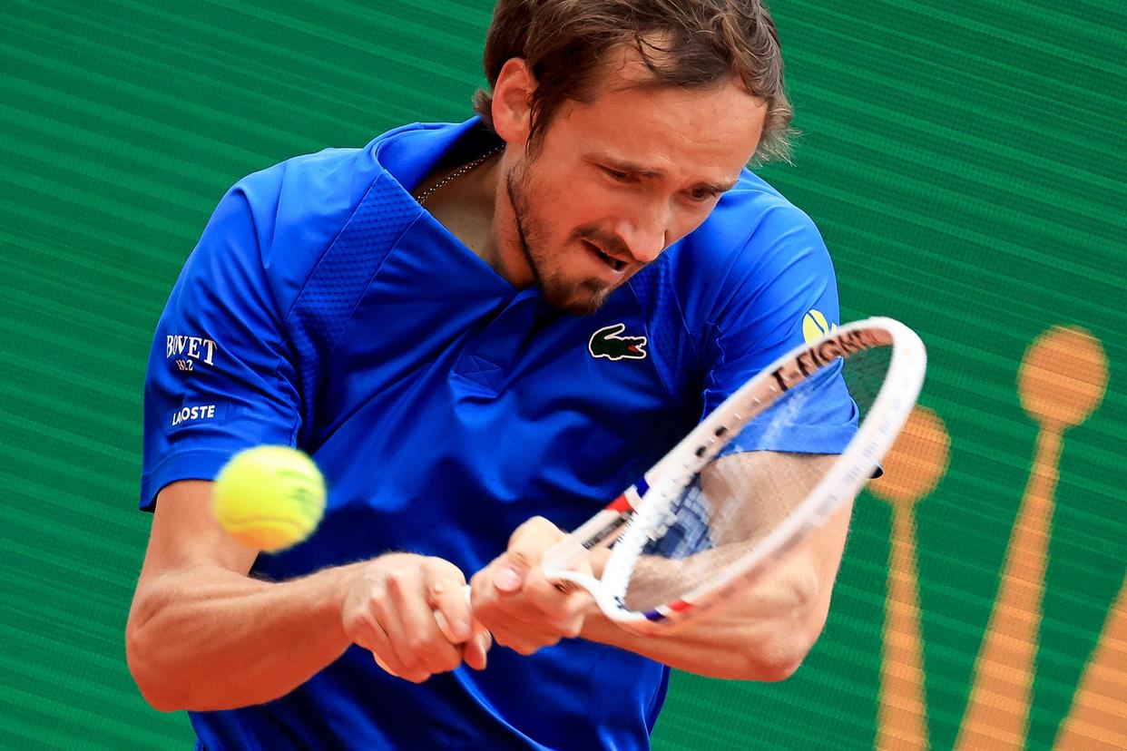 意大利网球队翻盘法国网球队,梅德韦杰夫打破历史纪录 意大利网球队翻盘法国网球队,梅德韦杰夫打破历史纪录