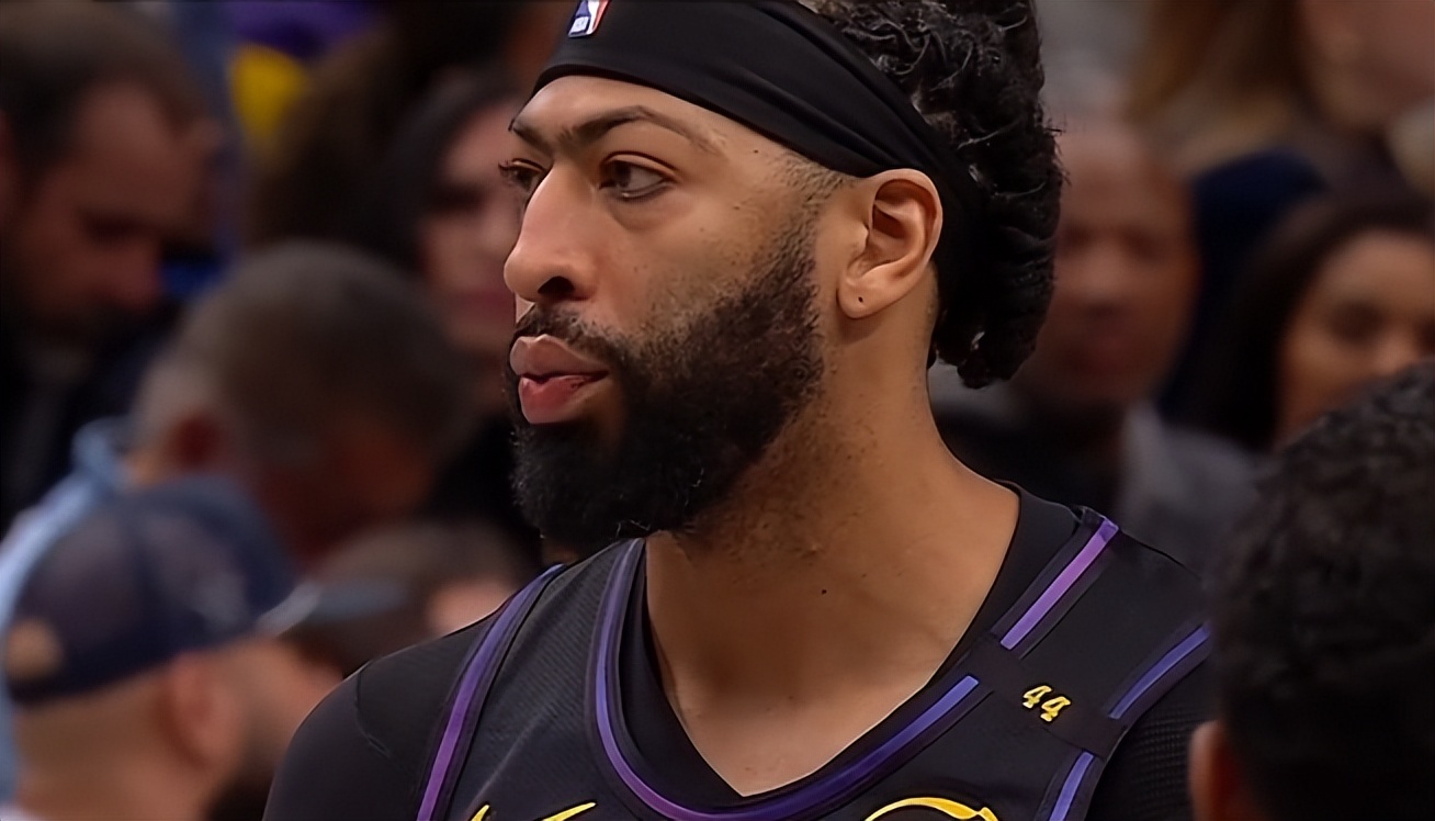 独行侠客场遭湖人逆袭，小查孤掌难鸣