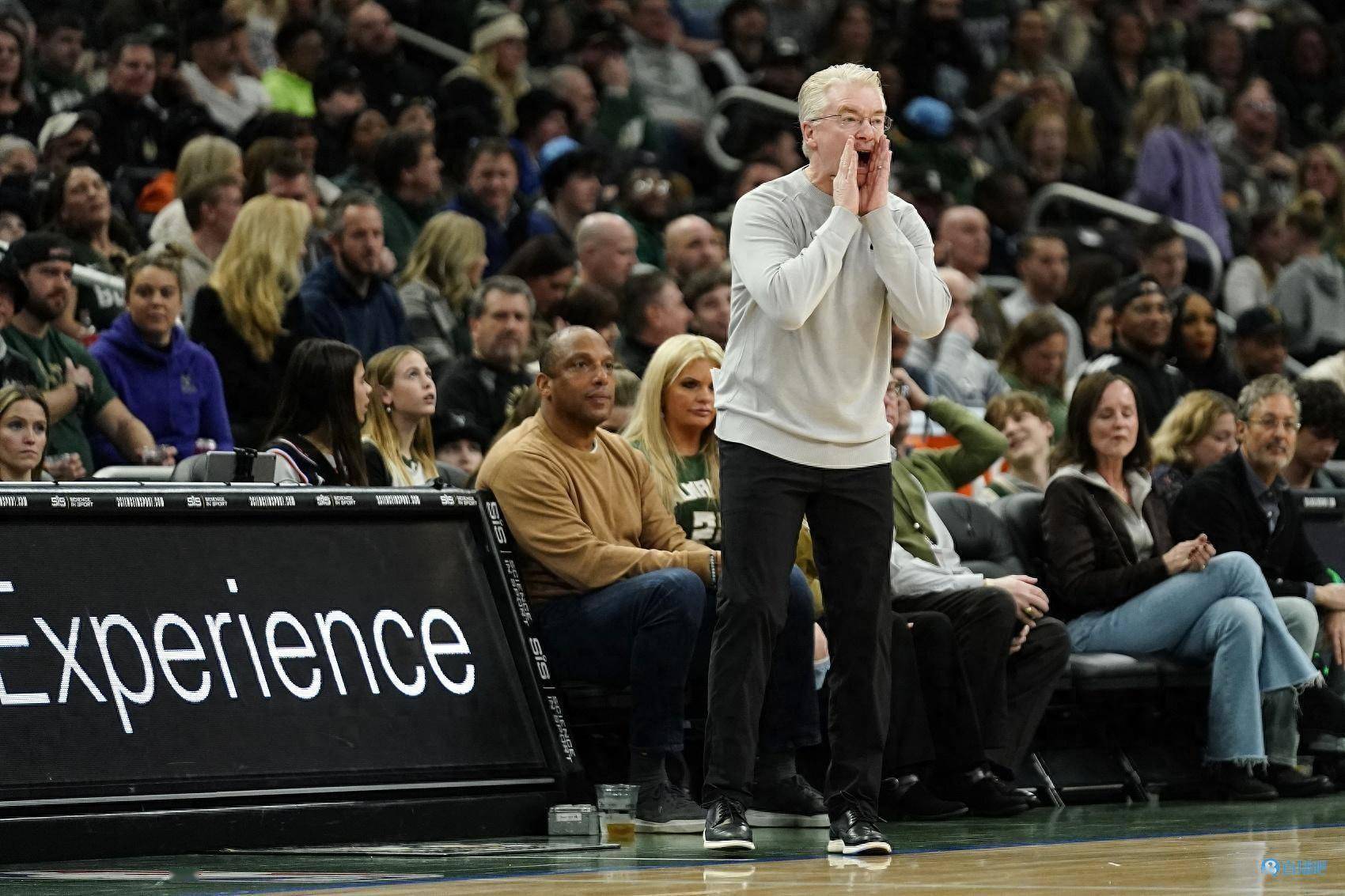 雄鹿遭逆转惨败,多赛复苏路漫漫的简单介绍 雄鹿遭逆转惨败,多赛复苏路漫漫的简单介绍