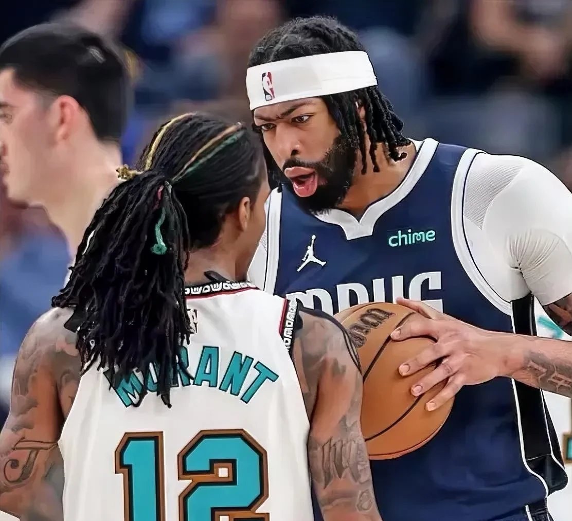 独行侠客场不敌爵士，西蒙斯首秀难掩失落