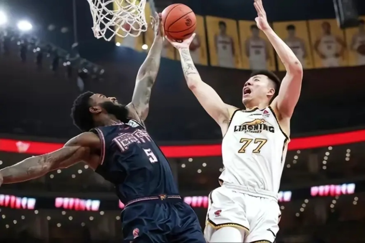 关于后卫球员在比赛中发挥稳定,助队获得胜利的信息 关于后卫球员在比赛中发挥稳定,助队获得胜利的信息